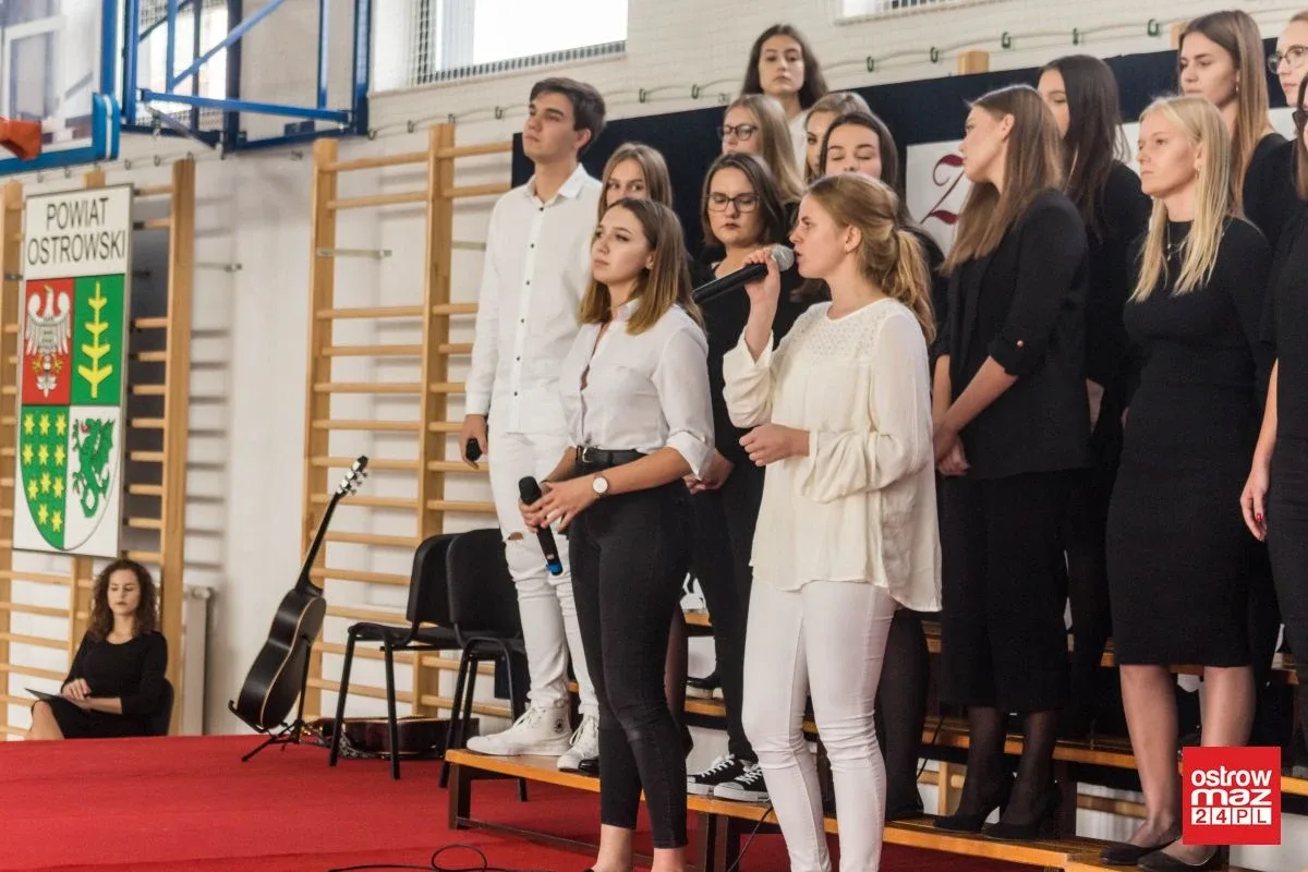 Powiatowy Dzień Edukacji Narodowej (zdjęcia, wideo, lista nagrodzonych)