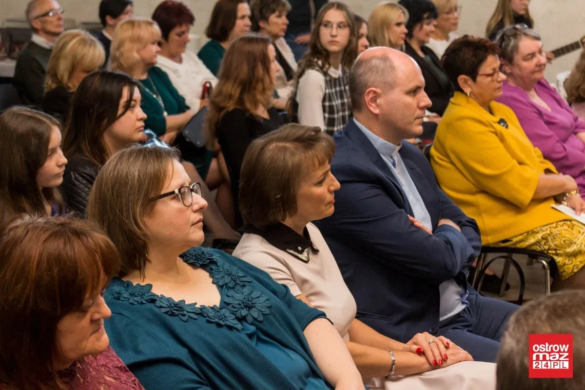 Miejski Dzień Edukacji Narodowej. Włodarz miasta nagrodził nauczycieli (zdjęcia, wideo)