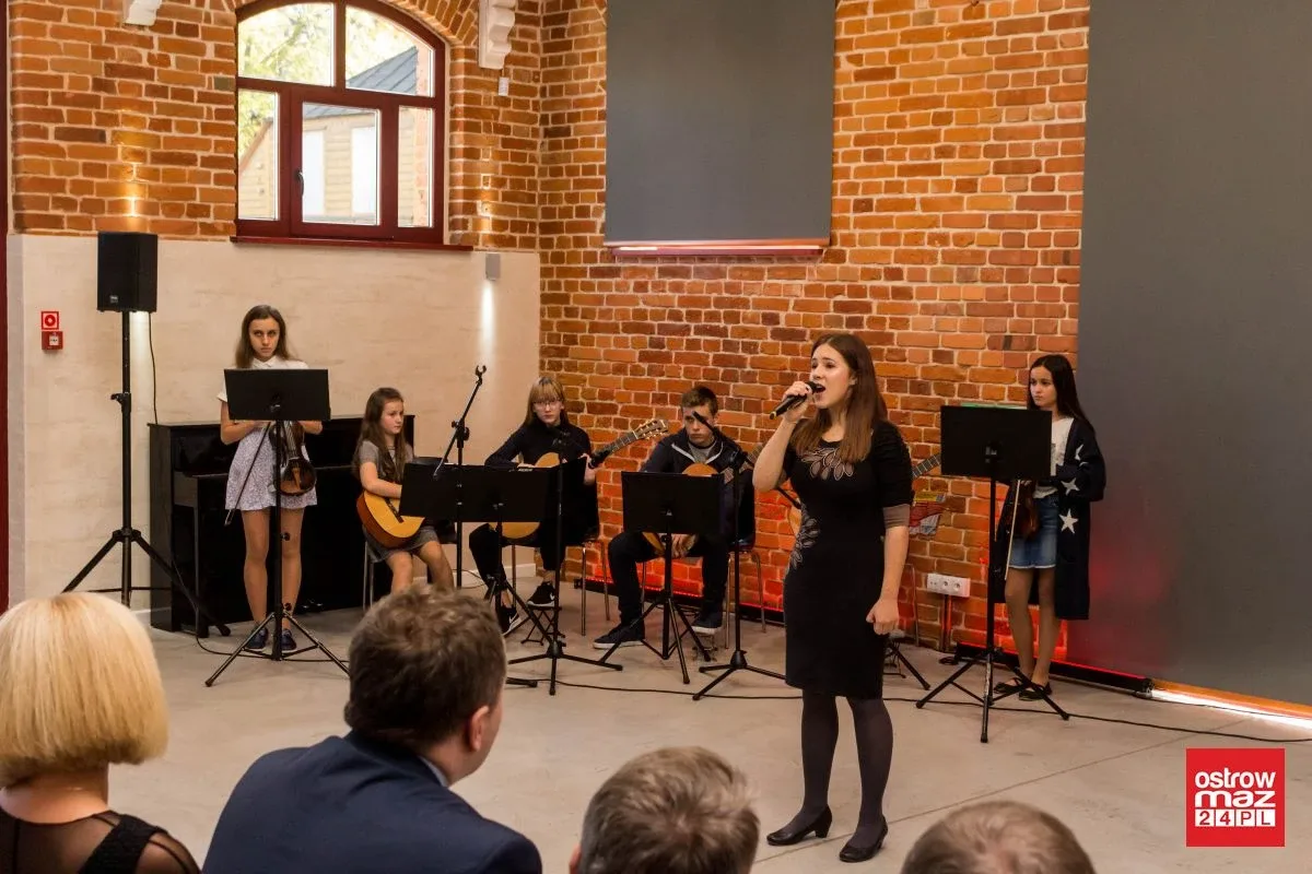 Miejski Dzień Edukacji Narodowej. Włodarz miasta nagrodził nauczycieli (zdjęcia, wideo)
