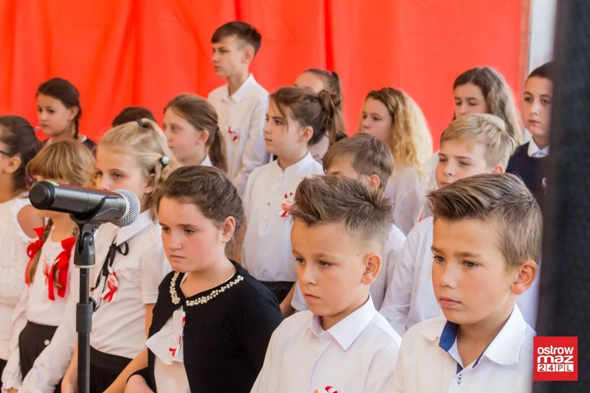 PSP w Brudkach Starych z nowym patronem i sztandarem (zdjęcia, wideo)