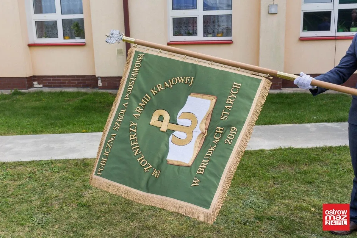 PSP w Brudkach Starych z nowym patronem i sztandarem (zdjęcia, wideo)
