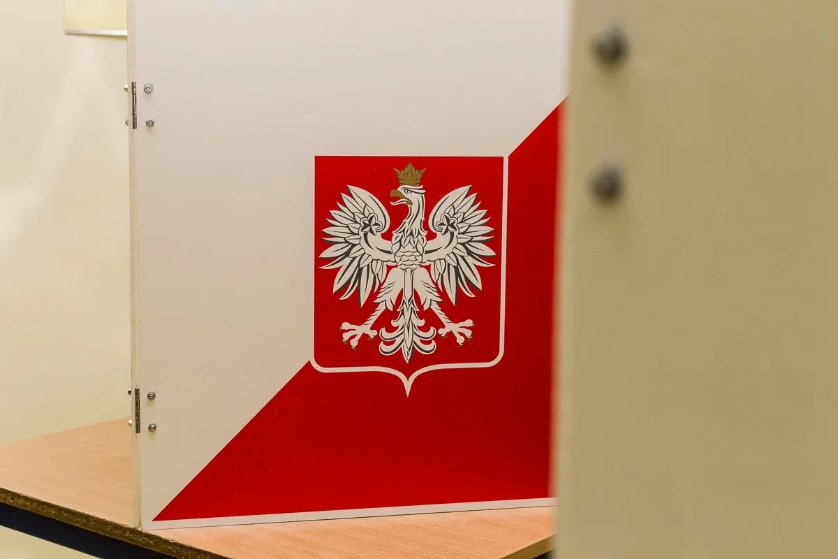 Mieszkańcy Ostrowi Mazowieckiej głosują, pozostało jeszcze nieco ponad 8 godzin (zdjęcia)