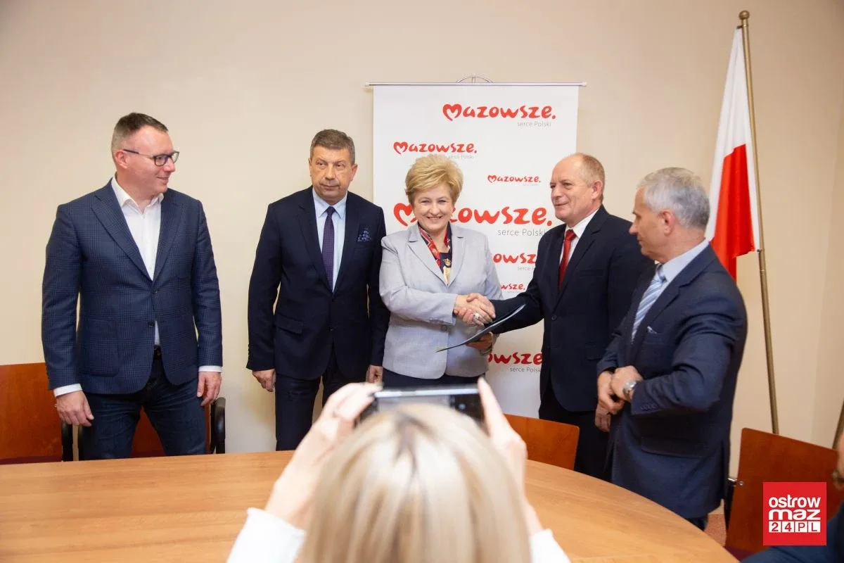 Pracownie z powiatu ostrowskiego dofinansowane (zdjęcia)