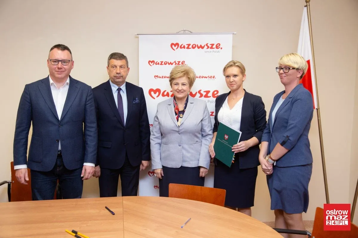 Pracownie z powiatu ostrowskiego dofinansowane (zdjęcia)