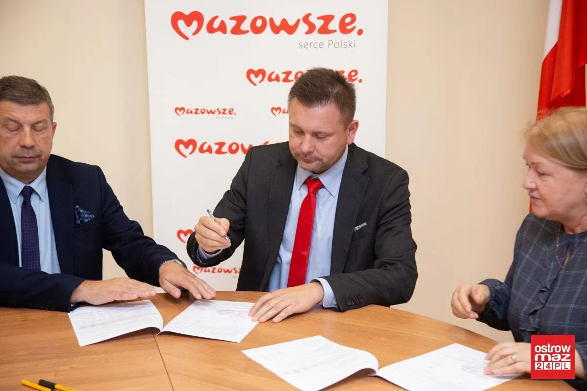 Pracownie z powiatu ostrowskiego dofinansowane (zdjęcia)