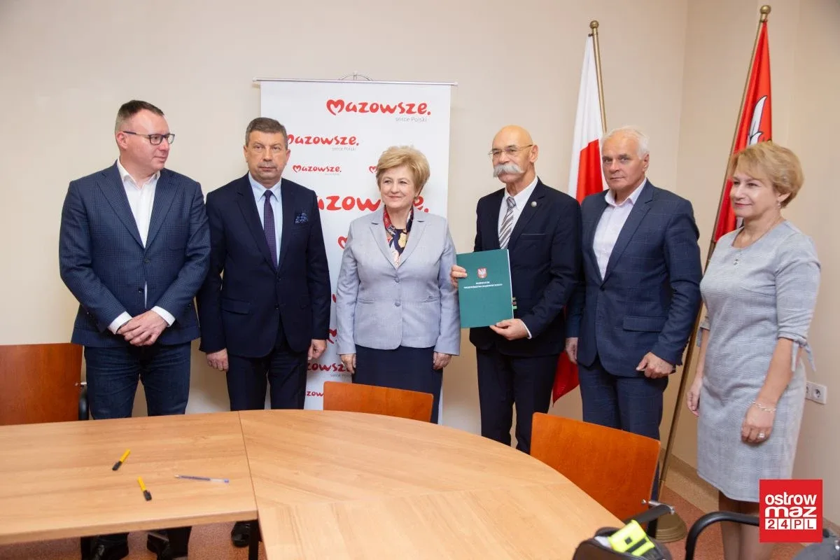 Pracownie z powiatu ostrowskiego dofinansowane (zdjęcia)