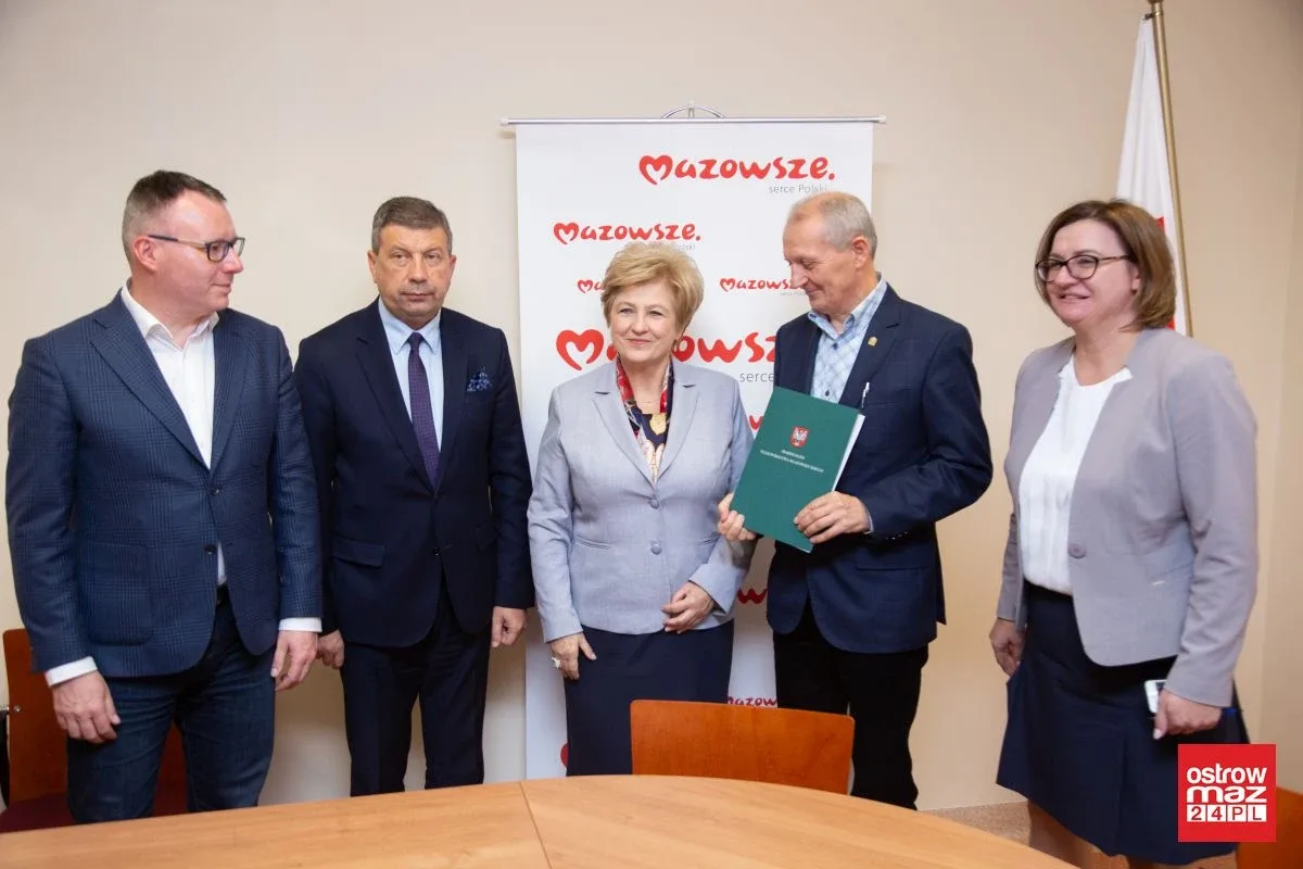 Pracownie z powiatu ostrowskiego dofinansowane (zdjęcia)