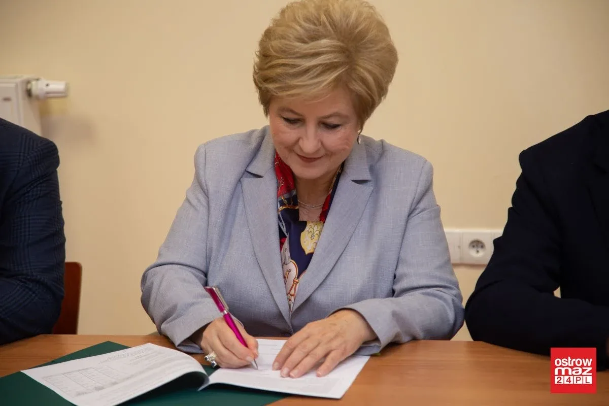 Pracownie z powiatu ostrowskiego dofinansowane (zdjęcia)