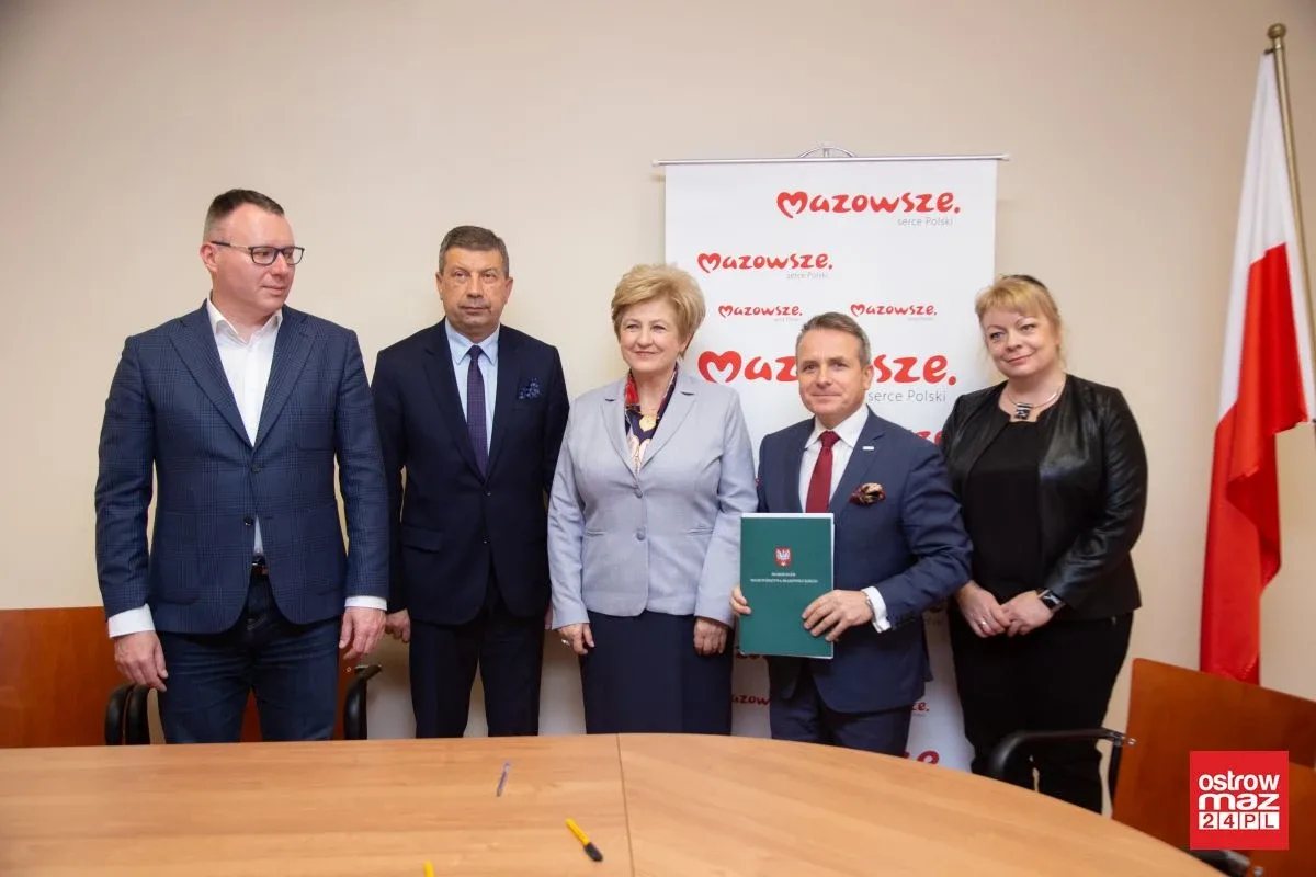 Pracownie z powiatu ostrowskiego dofinansowane (zdjęcia)