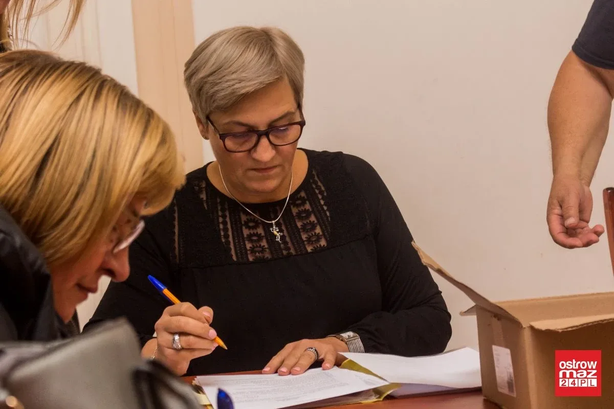 Znamy składy obwodowych komisji wyborczych w powiecie ostrowskim (zdjęcia)