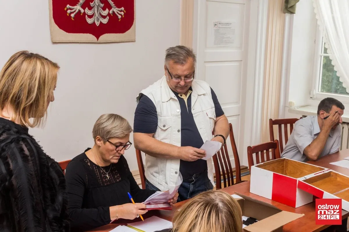 Znamy składy obwodowych komisji wyborczych w powiecie ostrowskim (zdjęcia)