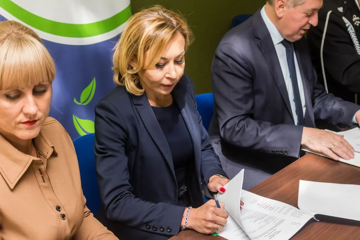 Pieniądze dla strażaków i jednostek ratowniczych z WFOŚiGW (zdjęcia, wideo)