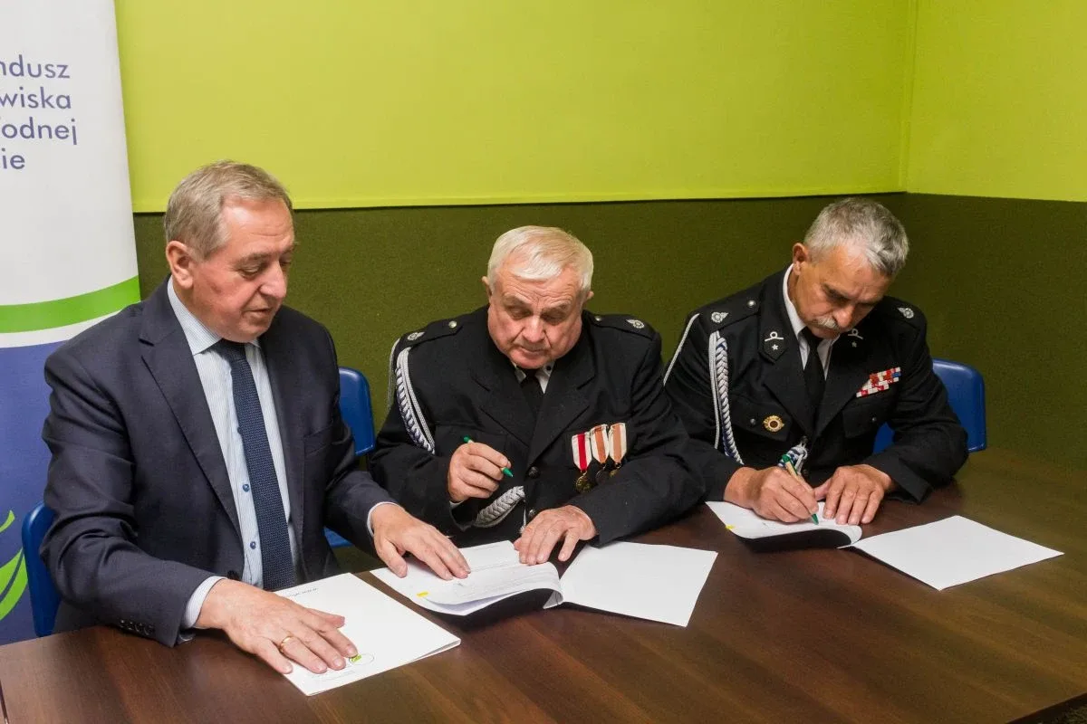 Pieniądze dla strażaków i jednostek ratowniczych z WFOŚiGW (zdjęcia, wideo)
