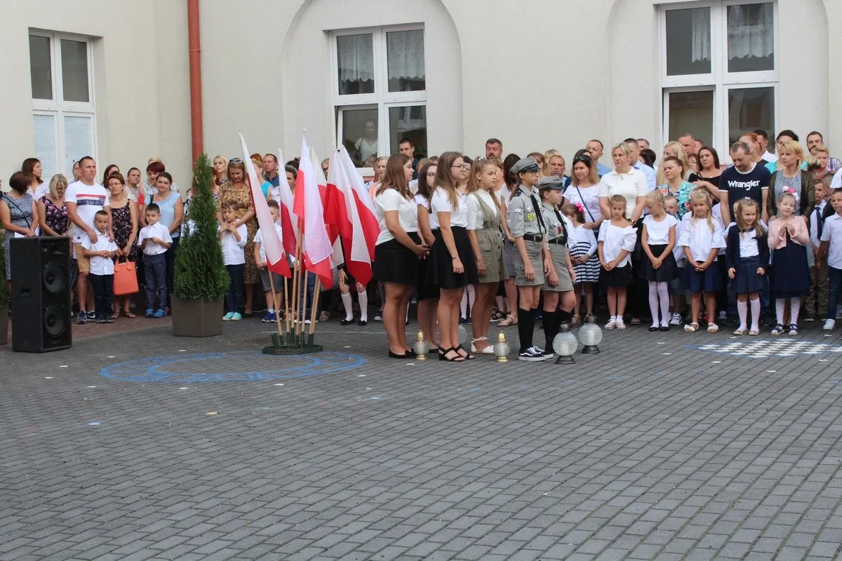 Początek roku szkolnego w "jedynce" (zdjęcia)