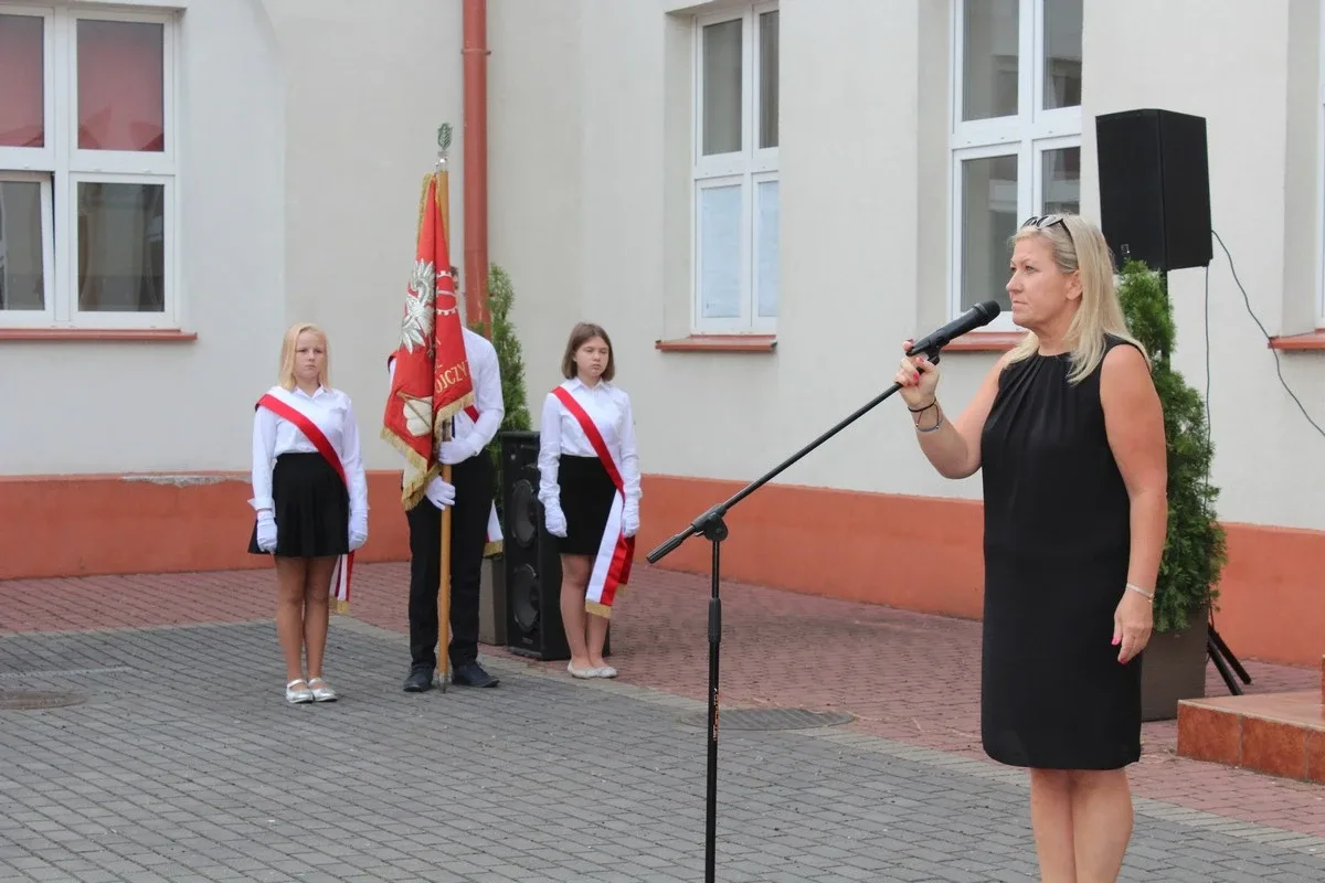 Początek roku szkolnego w "jedynce" (zdjęcia)
