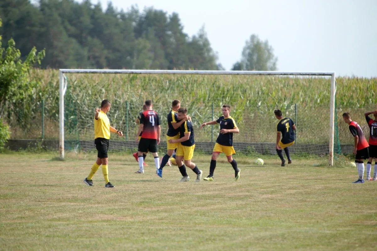 GKS Andrzejewo remisuje na inaugurację B klasy (zdjęcia)