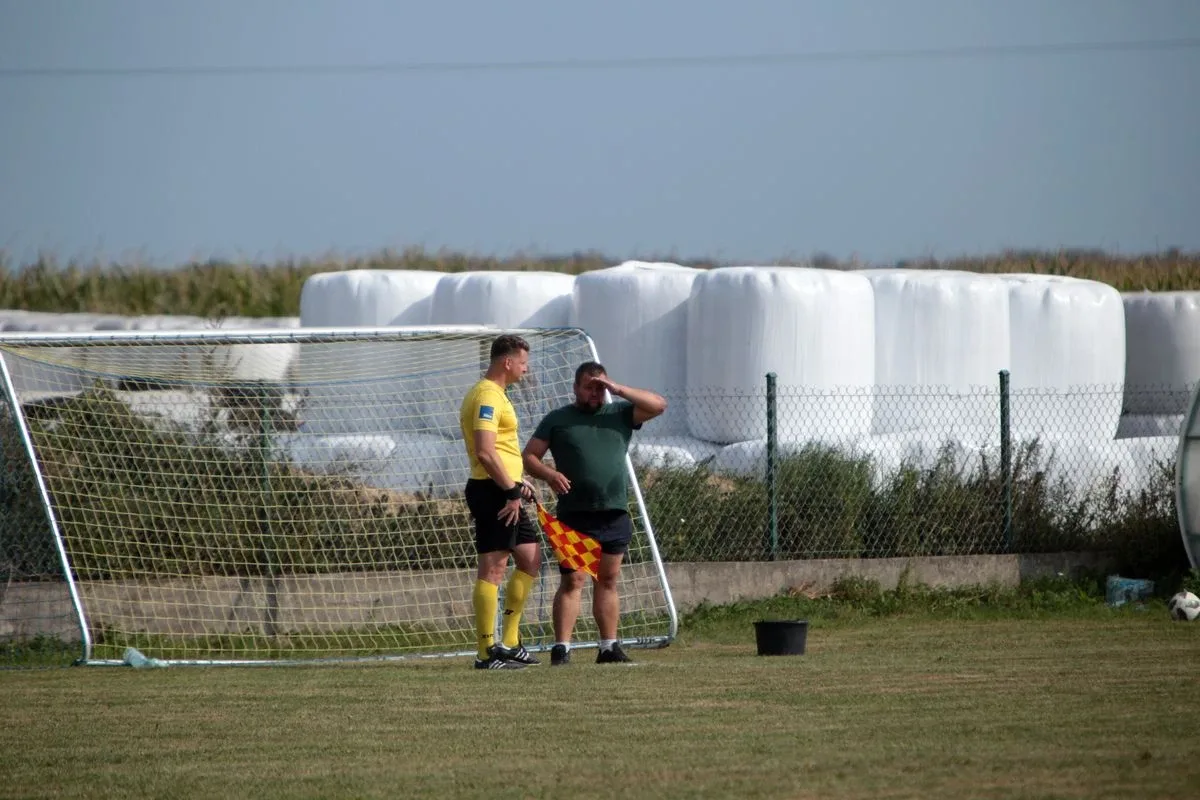 GKS Andrzejewo remisuje na inaugurację B klasy (zdjęcia)