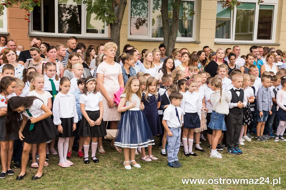 Uczniowie "trójki" wrócili do szkoły (zdjęcia)