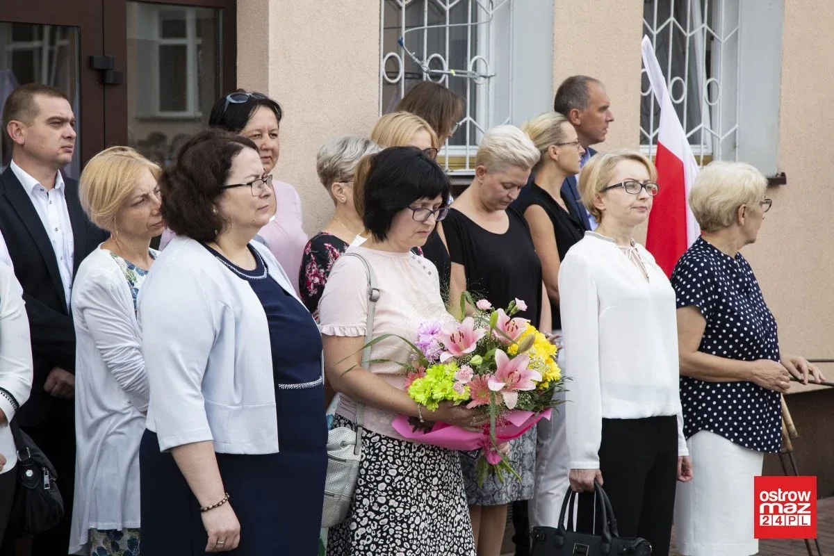 Rozpoczęcie roku szkolnego w "Ekonomiku" z nowym dyrektorem (zdjęcia)
