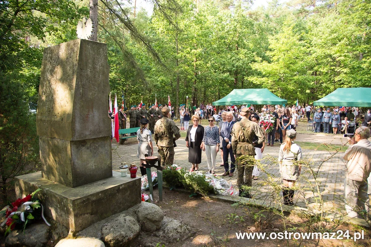 Pod Pecynką uczcili pamięć bohaterów (zdjęcia, wideo)