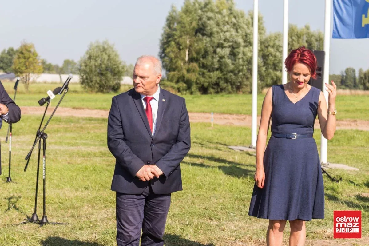 Symboliczna "pierwsza łopata" wbita na odcinku budowy przyszłej S61 (zdjęcia, wideo)