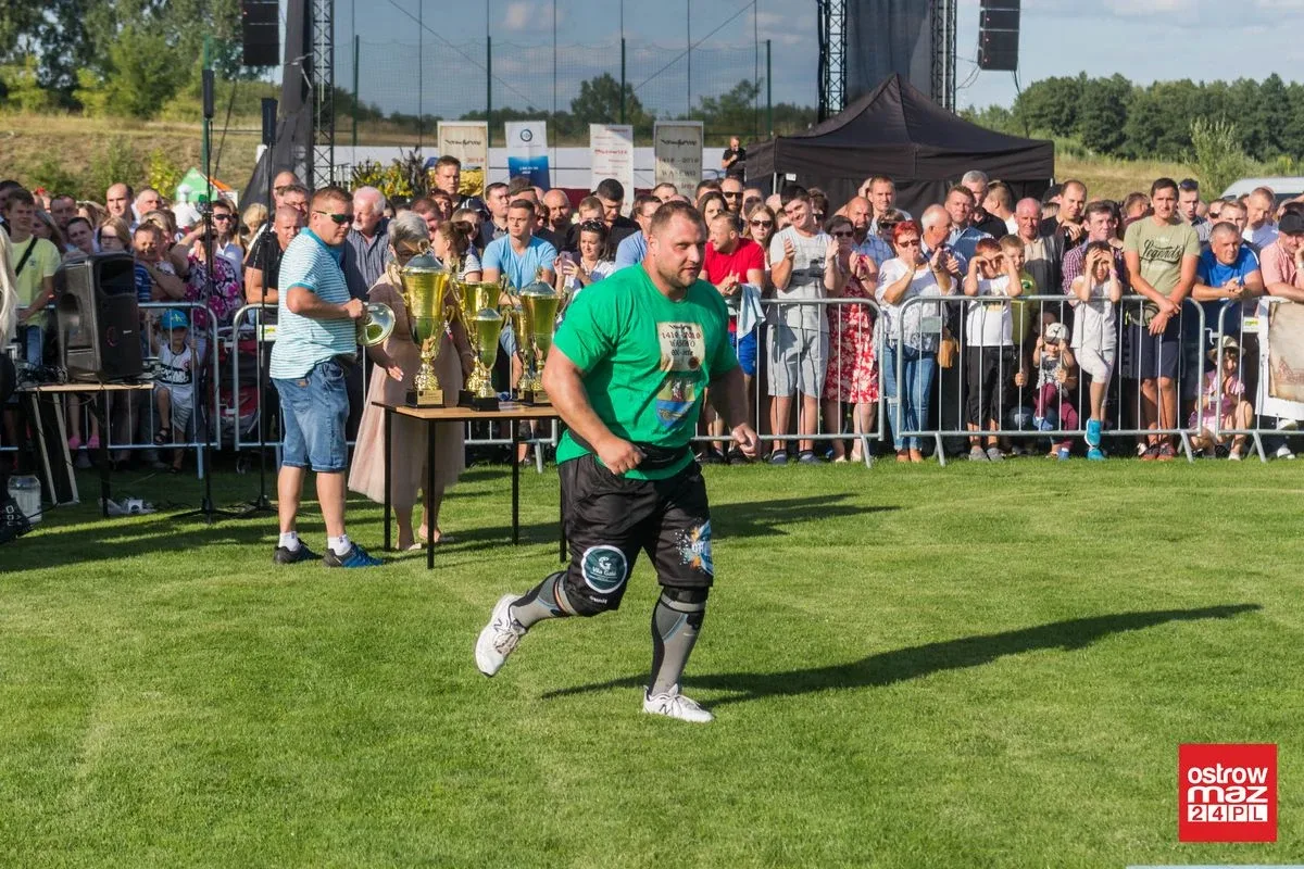 Dożynki na gminnym stadionie w Wąsewie z wieloma atrakcjami (zdjęcia, wideo)