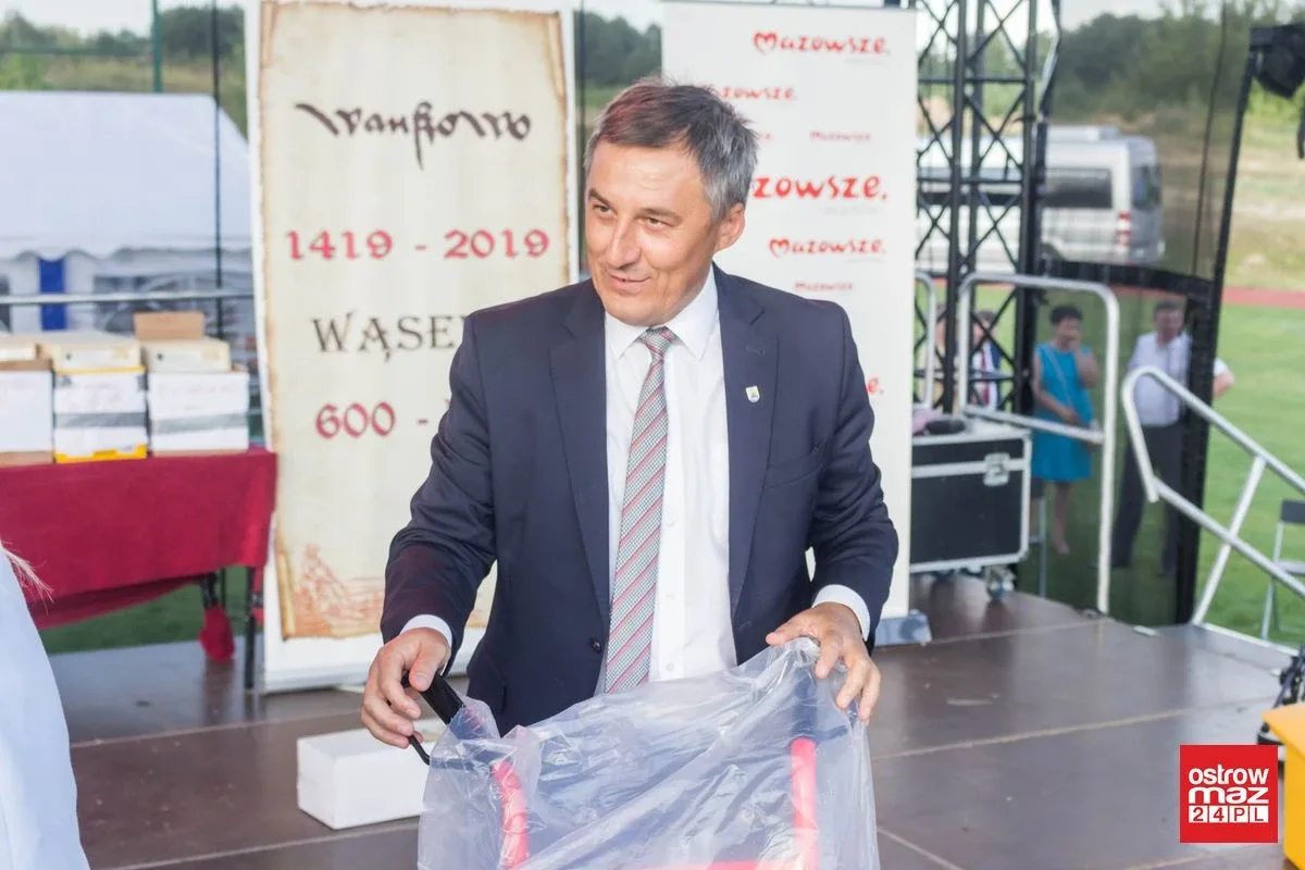 Dożynki na gminnym stadionie w Wąsewie z wieloma atrakcjami (zdjęcia, wideo)
