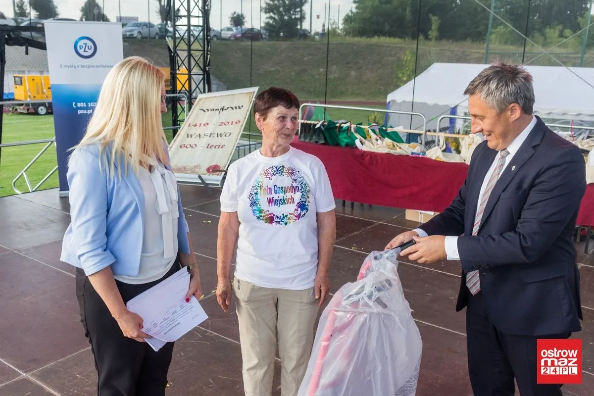 Dożynki na gminnym stadionie w Wąsewie z wieloma atrakcjami (zdjęcia, wideo)