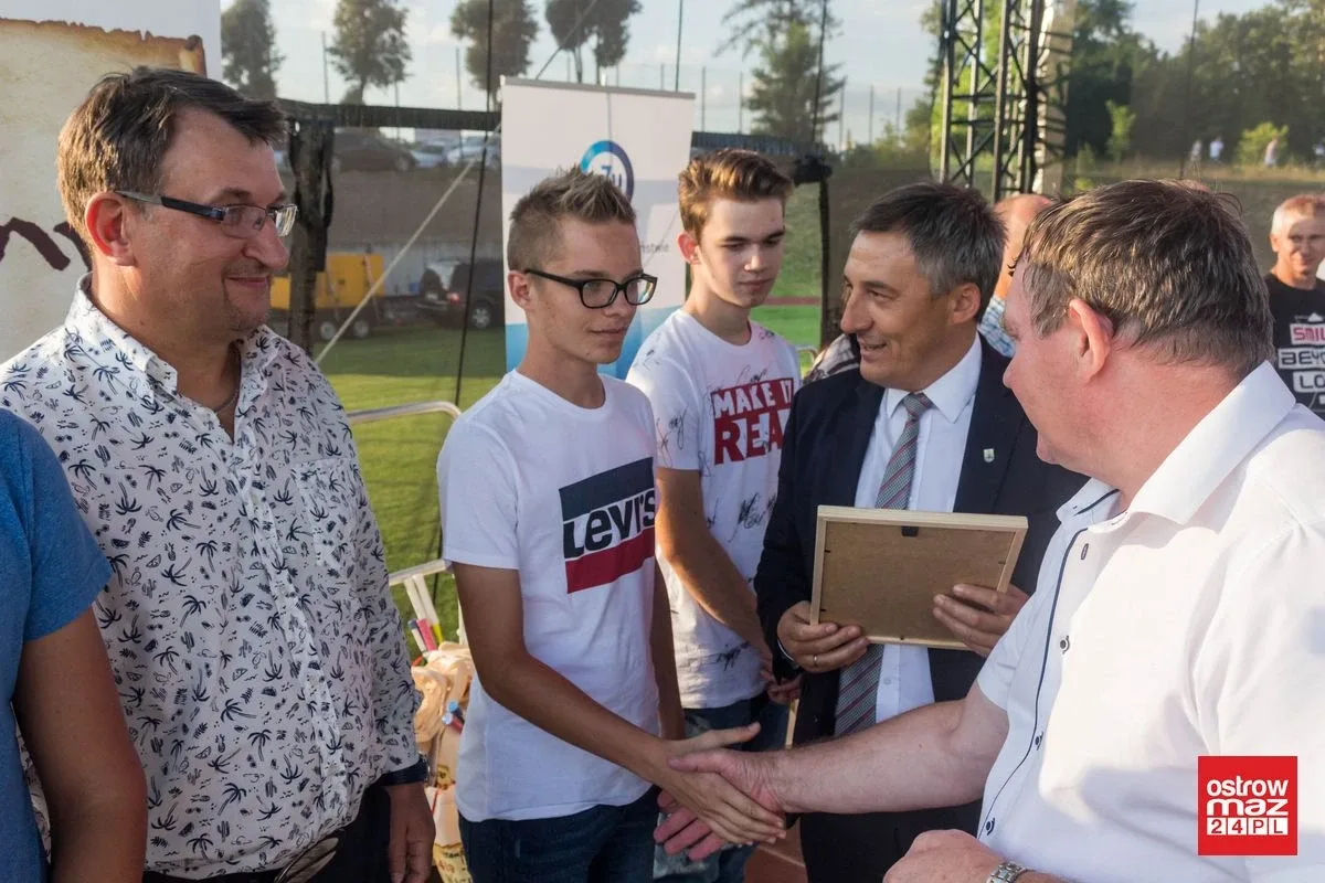 Dożynki na gminnym stadionie w Wąsewie z wieloma atrakcjami (zdjęcia, wideo)