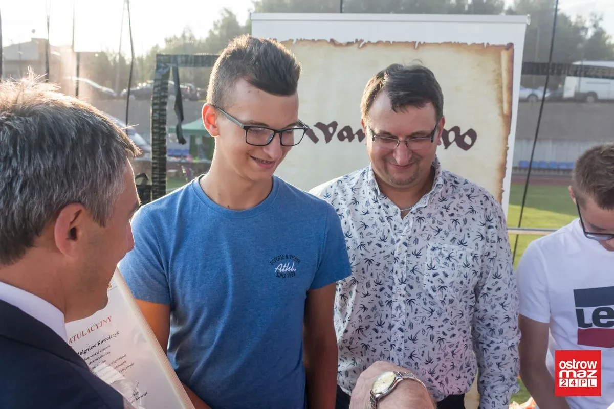 Dożynki na gminnym stadionie w Wąsewie z wieloma atrakcjami (zdjęcia, wideo)