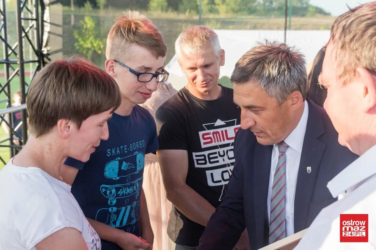 Dożynki na gminnym stadionie w Wąsewie z wieloma atrakcjami (zdjęcia, wideo)