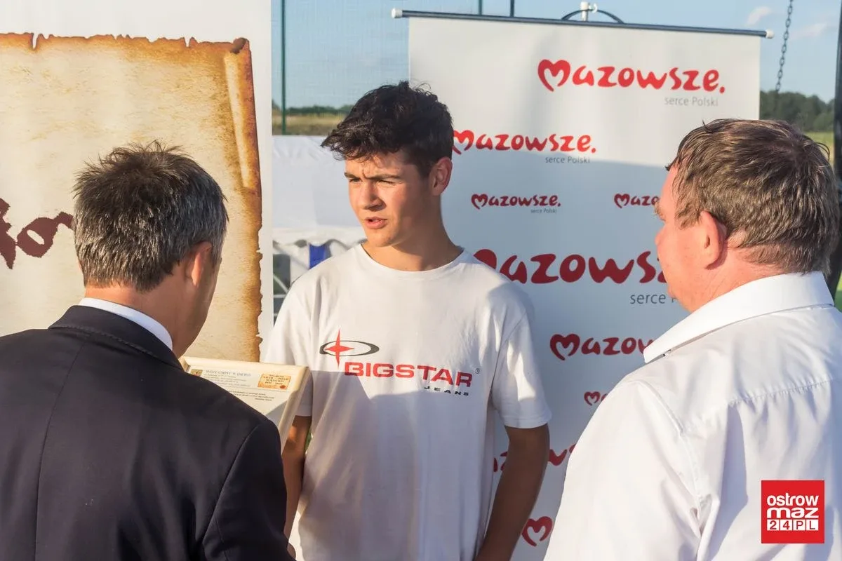 Dożynki na gminnym stadionie w Wąsewie z wieloma atrakcjami (zdjęcia, wideo)