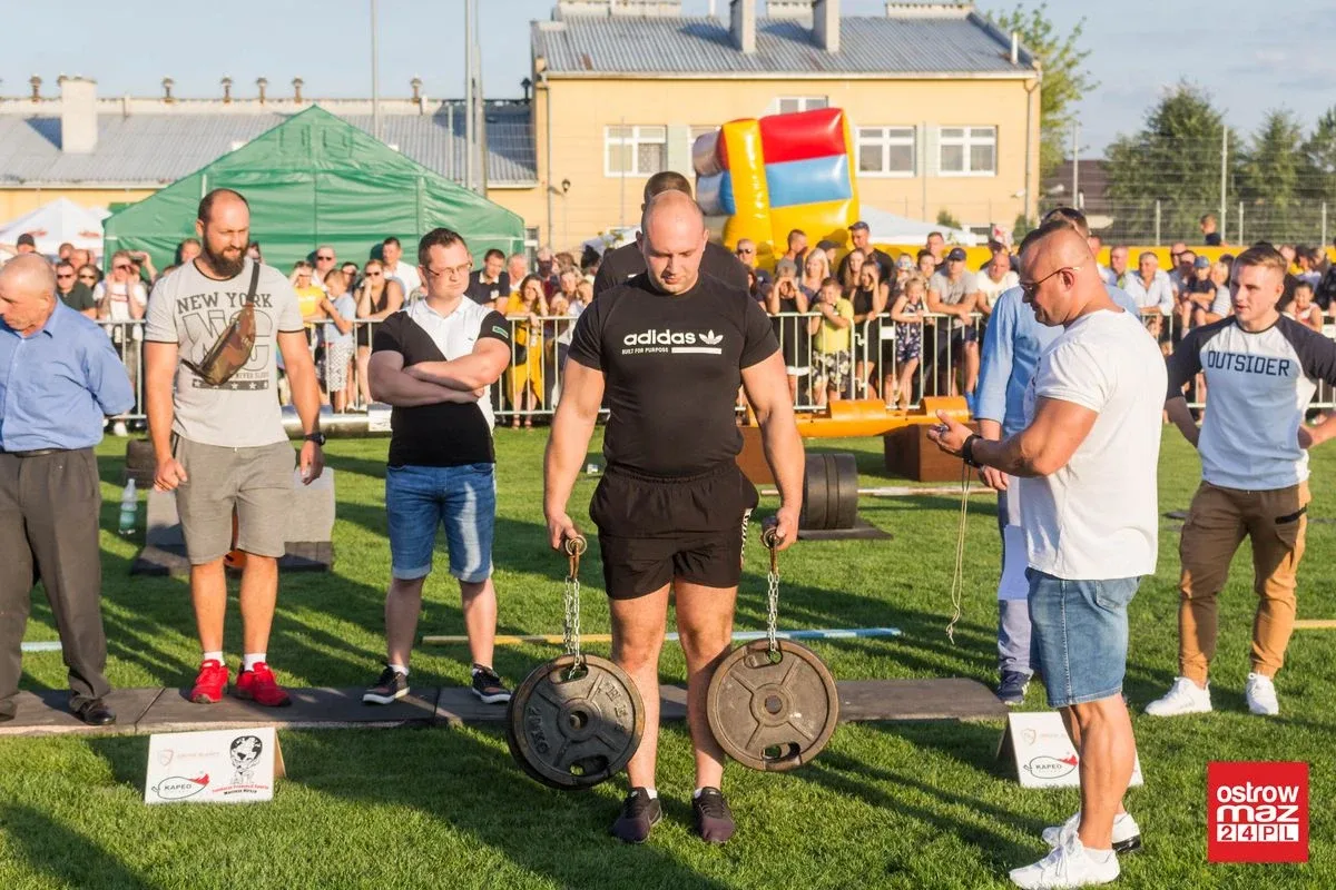 Dożynki na gminnym stadionie w Wąsewie z wieloma atrakcjami (zdjęcia, wideo)