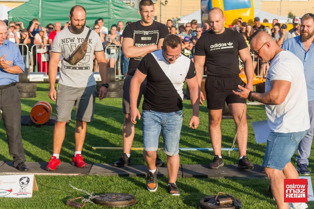 Dożynki na gminnym stadionie w Wąsewie z wieloma atrakcjami (zdjęcia, wideo)