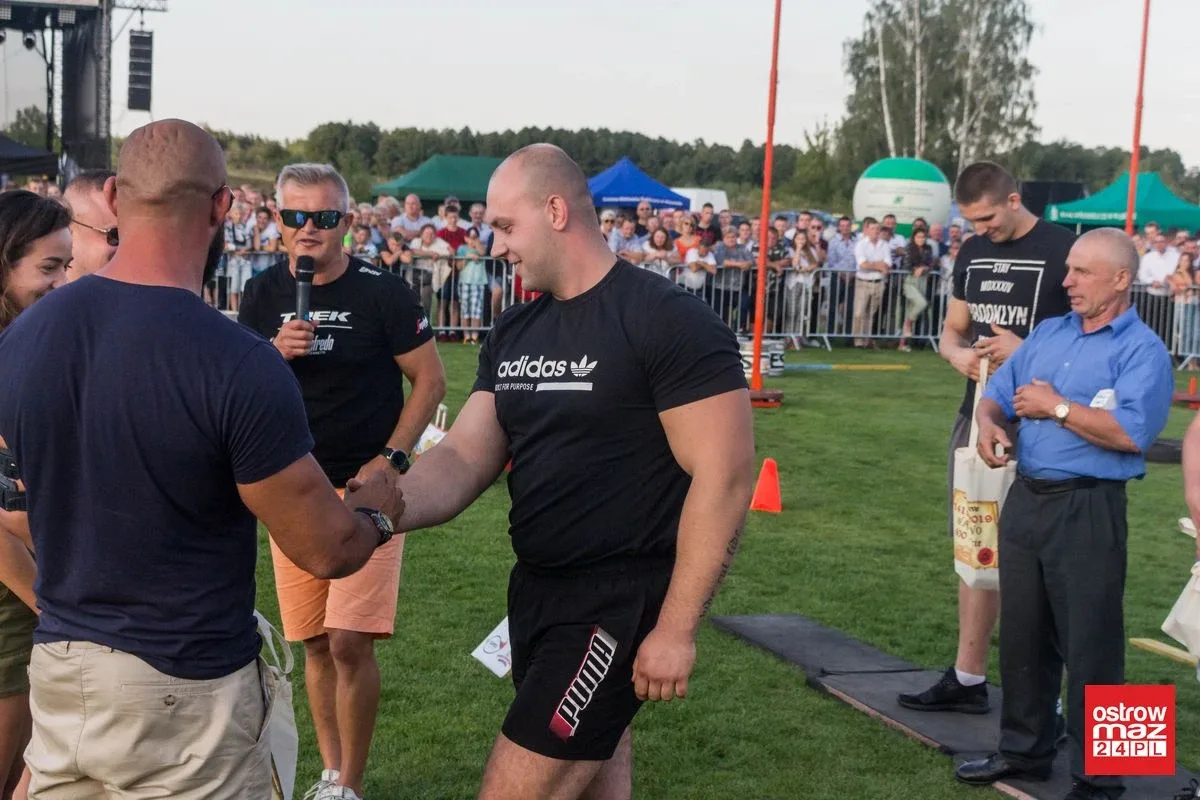 Dożynki na gminnym stadionie w Wąsewie z wieloma atrakcjami (zdjęcia, wideo)