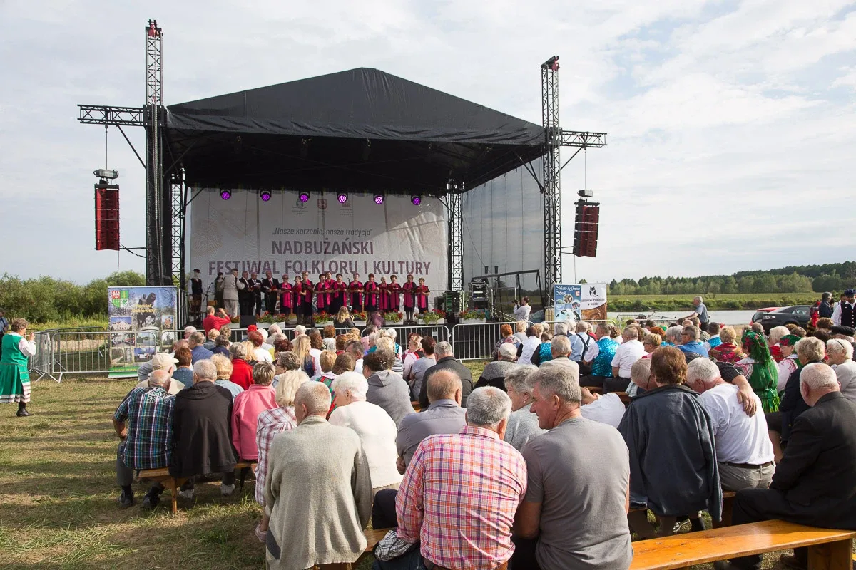 "Oberek" z Wyszkowa zwyciężył w Nadbużańskim Festiwalu Folkloru i Kultury (zdjęcia, wideo)