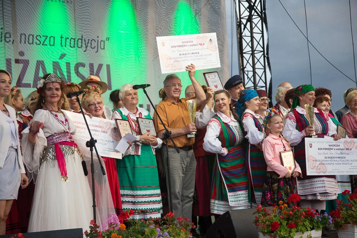 "Oberek" z Wyszkowa zwyciężył w Nadbużańskim Festiwalu Folkloru i Kultury (zdjęcia, wideo)