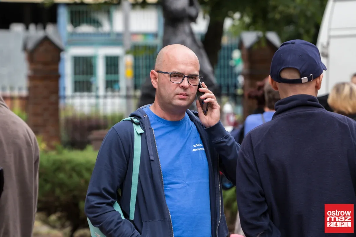 Pielgrzymi wyruszyli z Ostrowi Mazowieckiej na Jasną Górę (zdjęcia, wideo z drona)