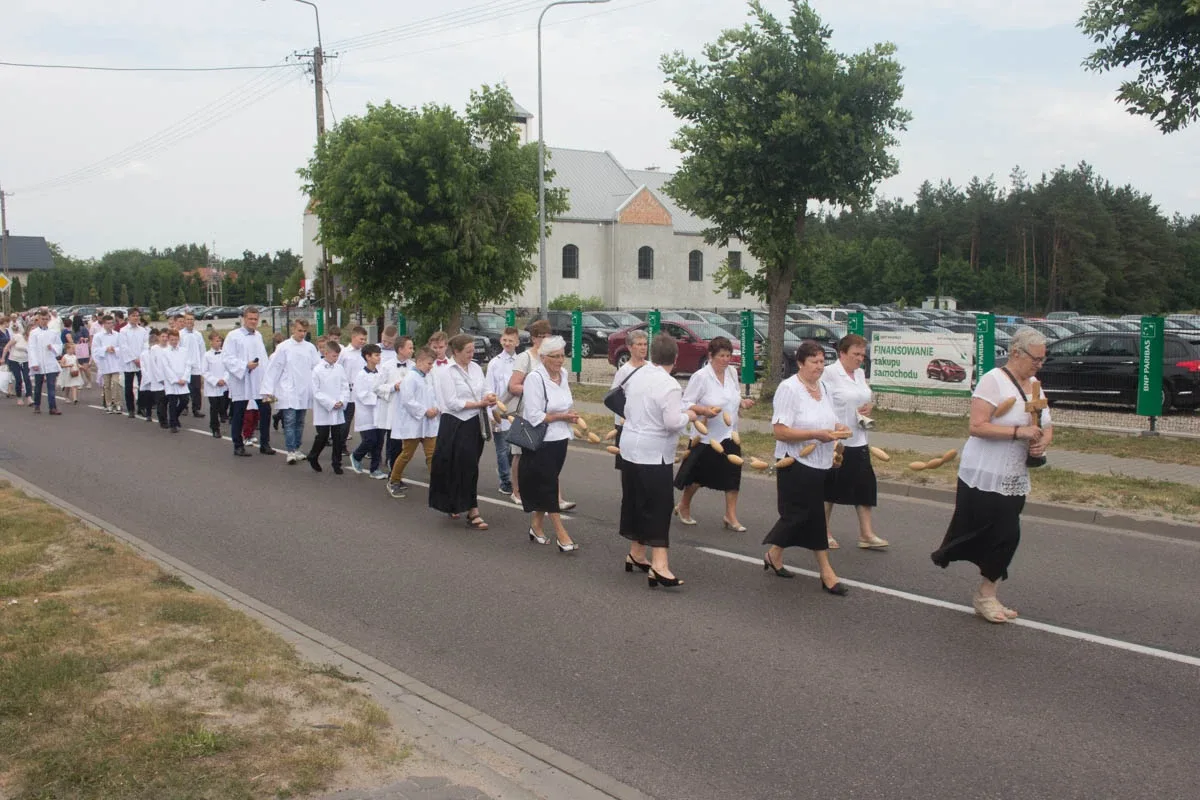 Procesja Bożego Ciała w parafii pw. Opatrzności Bożej (zdjęcia, wideo)
