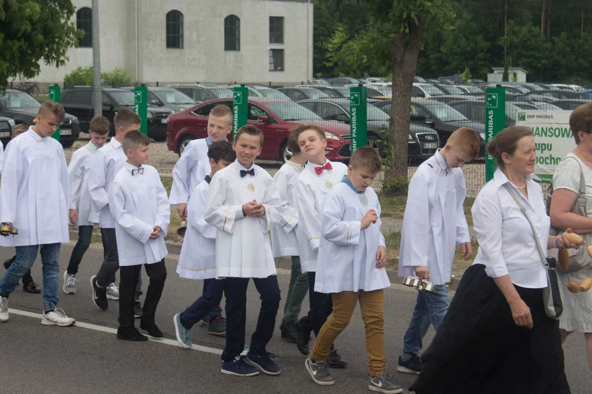 Procesja Bożego Ciała w parafii pw. Opatrzności Bożej (zdjęcia, wideo)