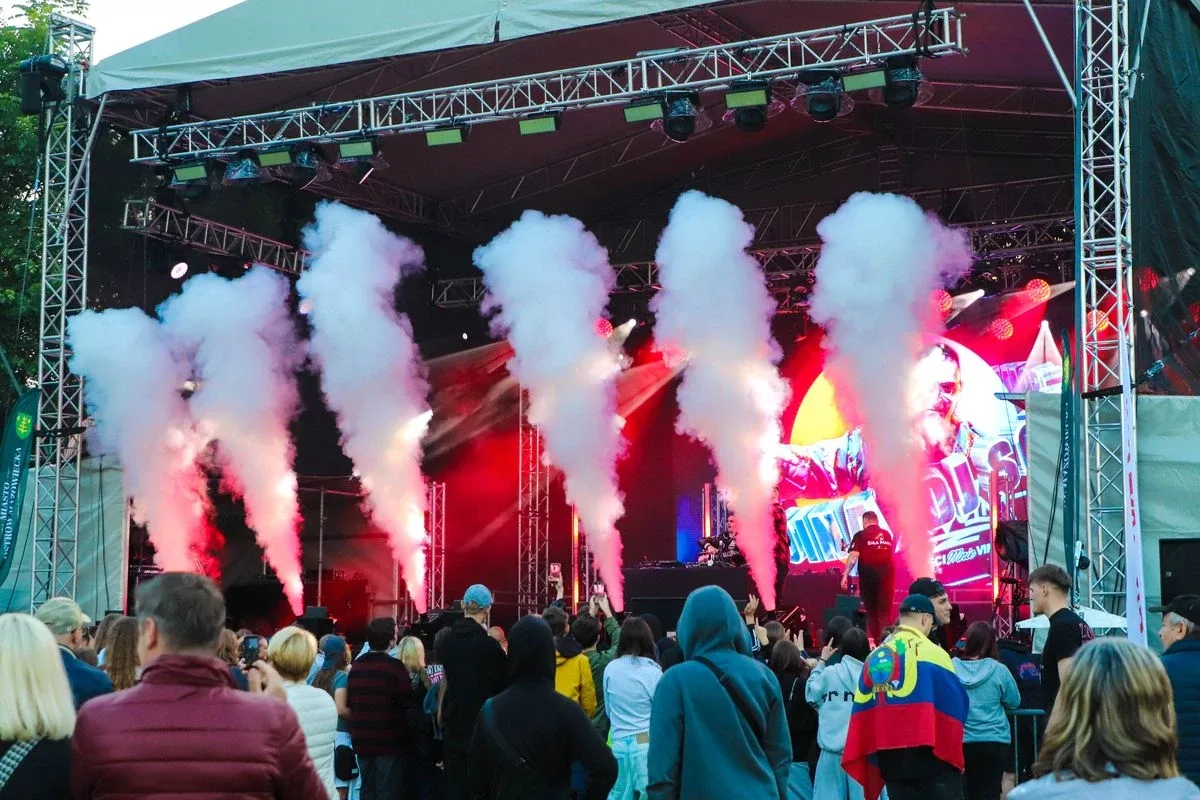 Pierwszy dzień Dni Ostrowi przyciągnął tłumy. Kizo dał największy koncert (zdjęcia)