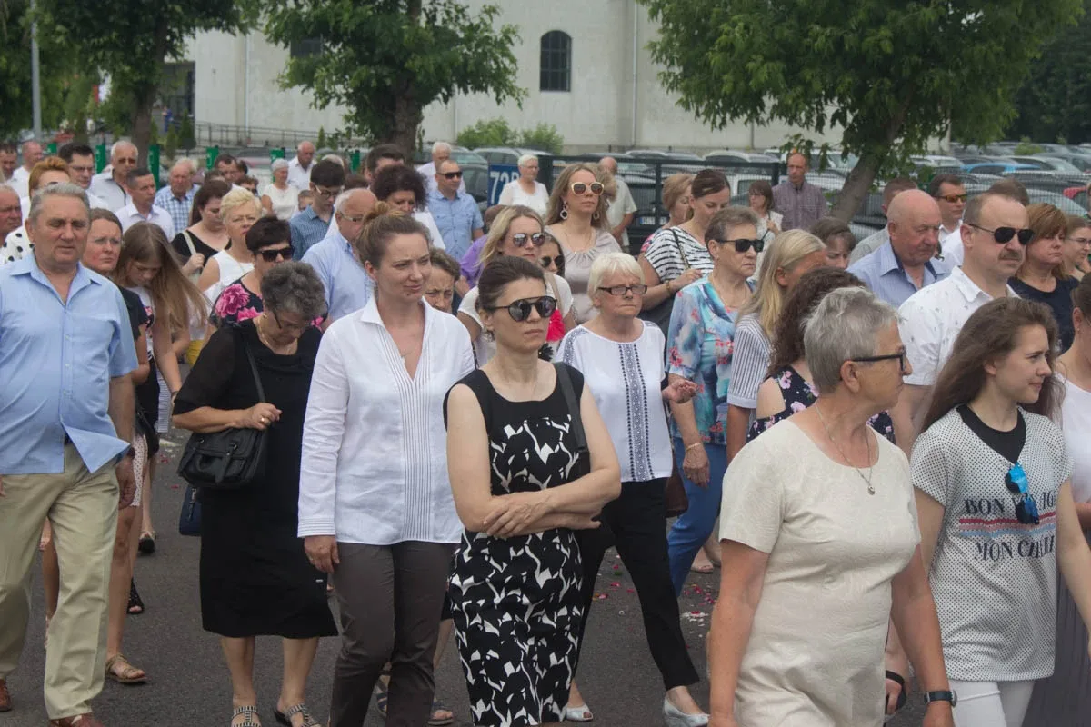 Procesja Bożego Ciała w parafii pw. Opatrzności Bożej (zdjęcia, wideo)