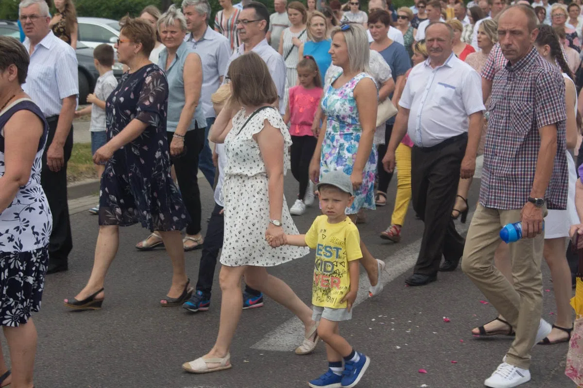 Procesja Bożego Ciała w parafii pw. Opatrzności Bożej (zdjęcia, wideo)