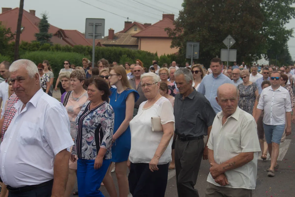 Procesja Bożego Ciała w parafii pw. Opatrzności Bożej (zdjęcia, wideo)