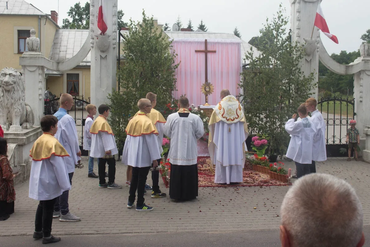 Procesja Bożego Ciała w parafii pw. św. Jozafata (zdjęcia)