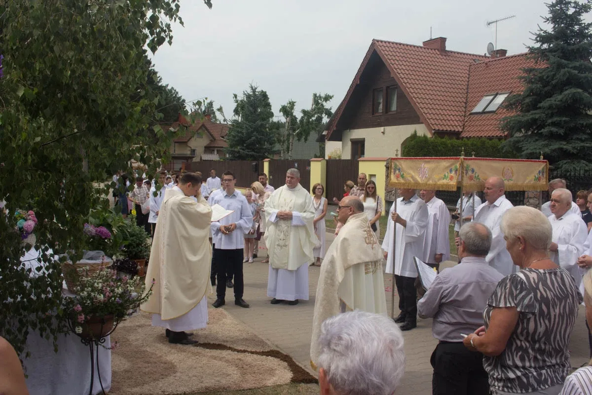 Procesja Bożego Ciała w parafii pw. Opatrzności Bożej (zdjęcia, wideo)