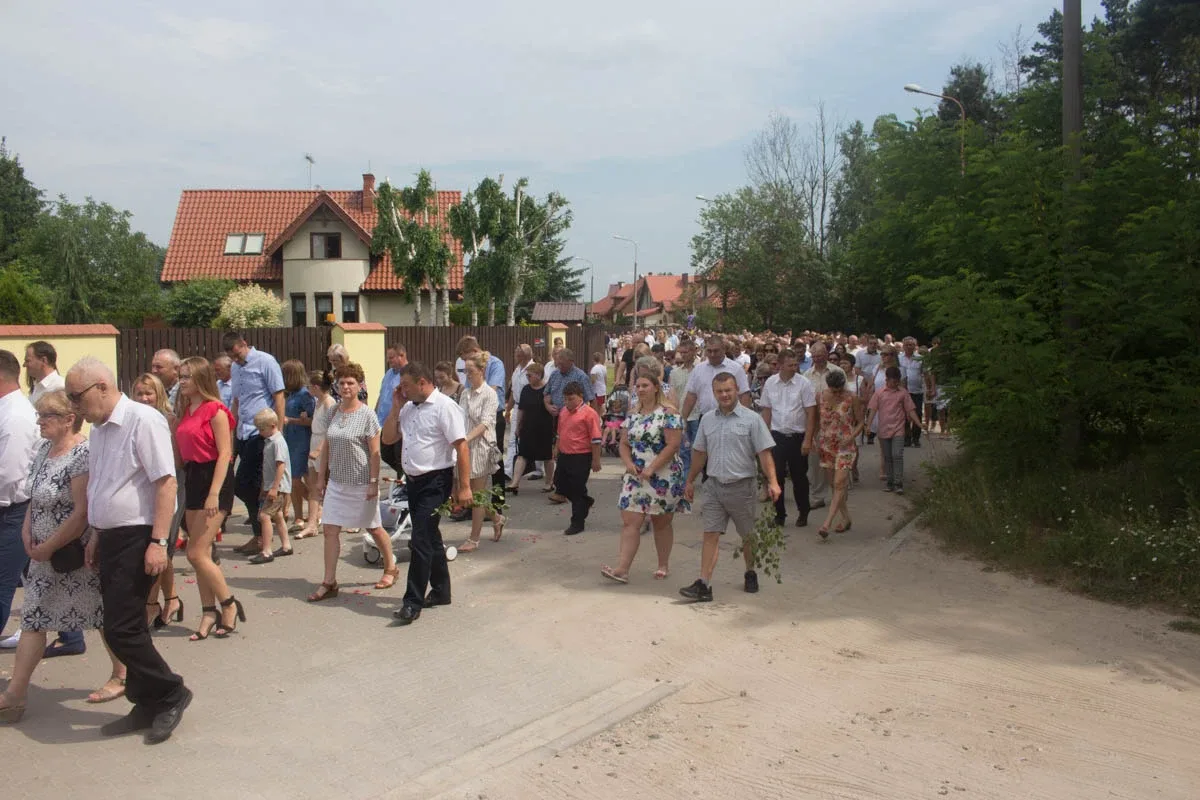Procesja Bożego Ciała w parafii pw. Opatrzności Bożej (zdjęcia, wideo)