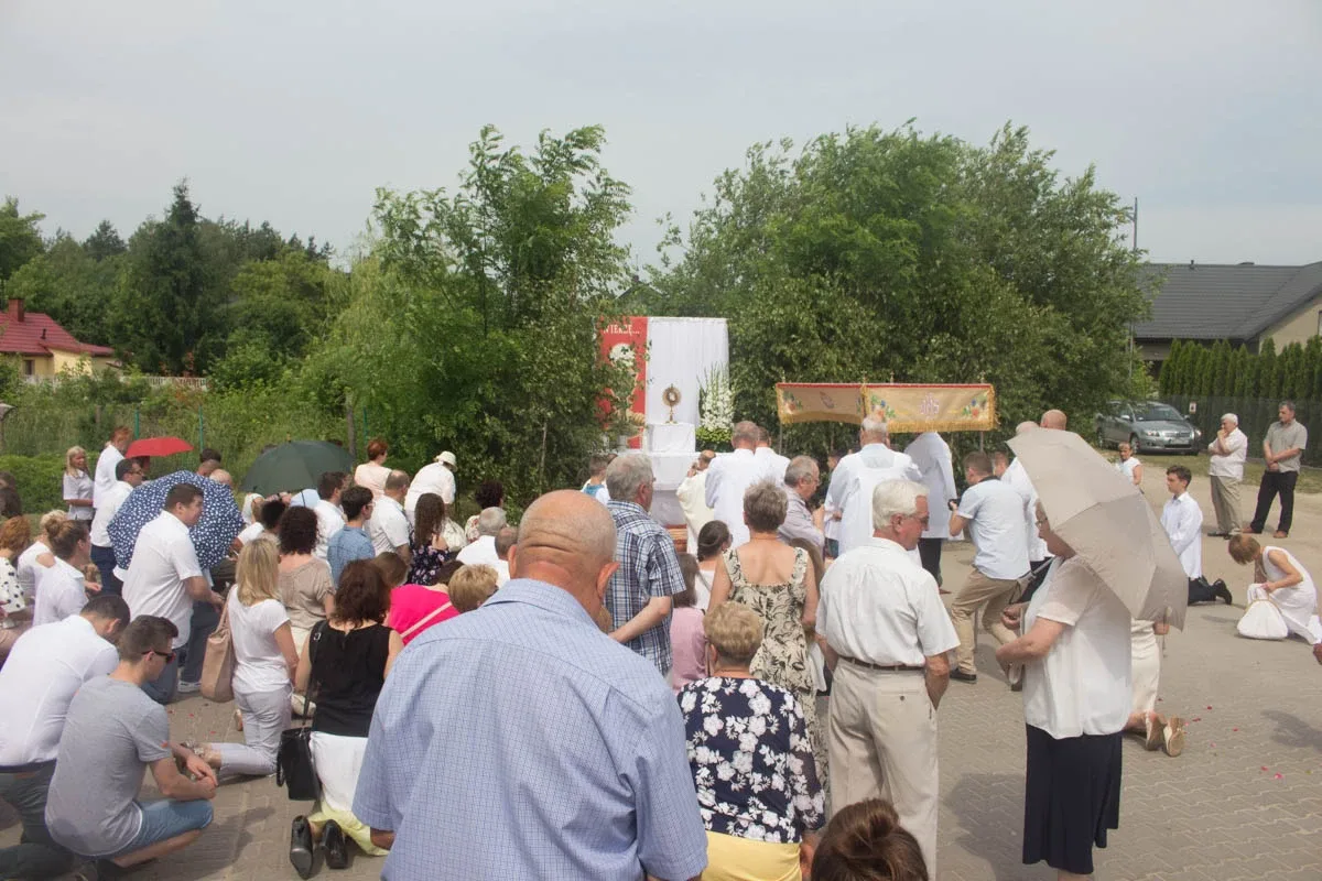 Procesja Bożego Ciała w parafii pw. Opatrzności Bożej (zdjęcia, wideo)