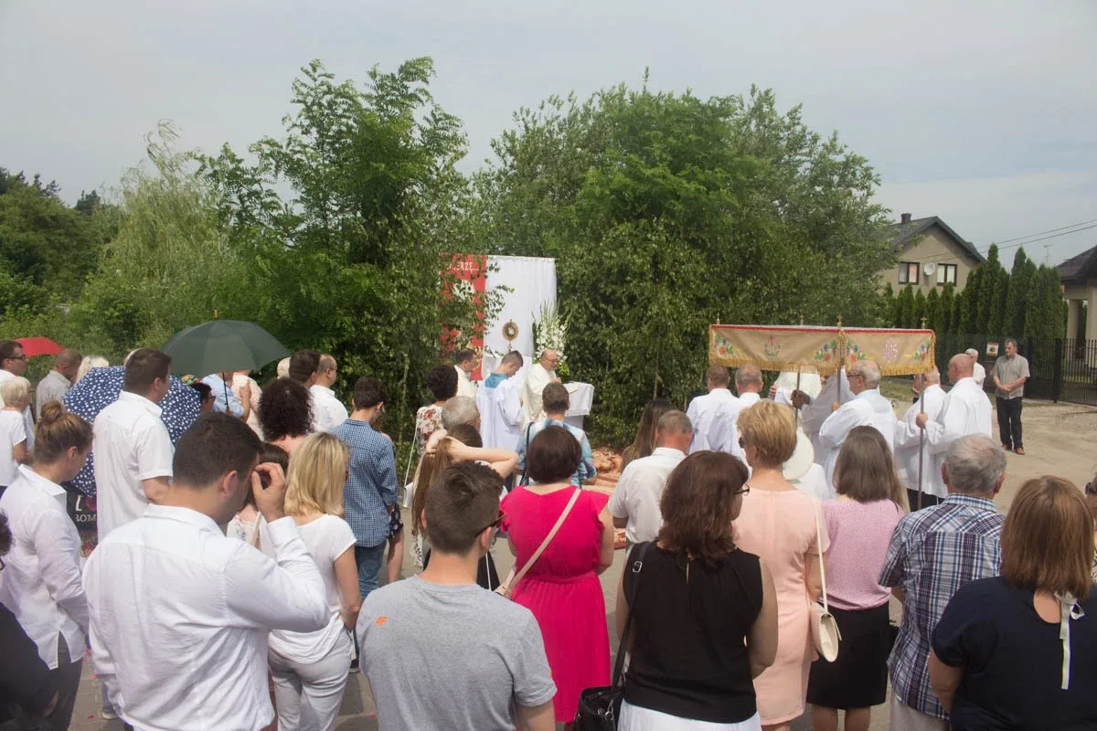 Procesja Bożego Ciała w parafii pw. Opatrzności Bożej (zdjęcia, wideo)