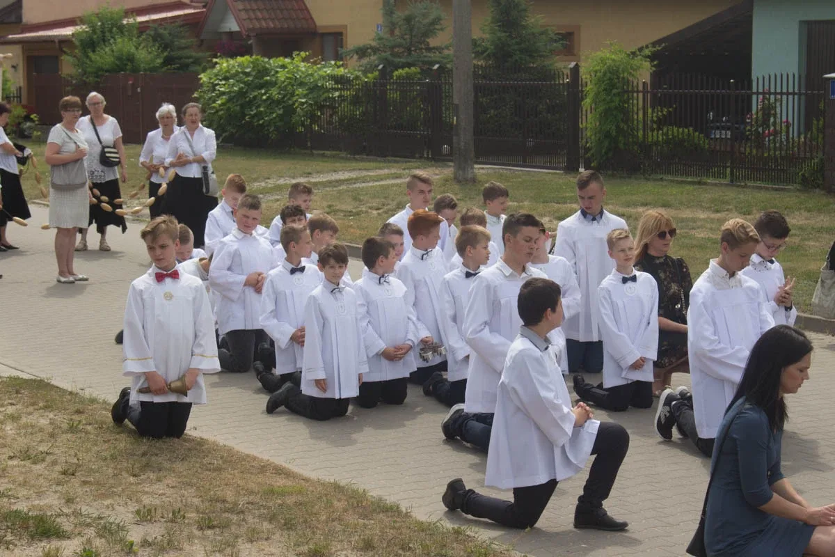 Procesja Bożego Ciała w parafii pw. Opatrzności Bożej (zdjęcia, wideo)